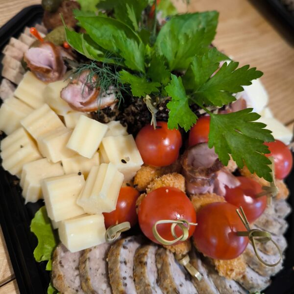 Mazā gaļas/siera plate 30.00